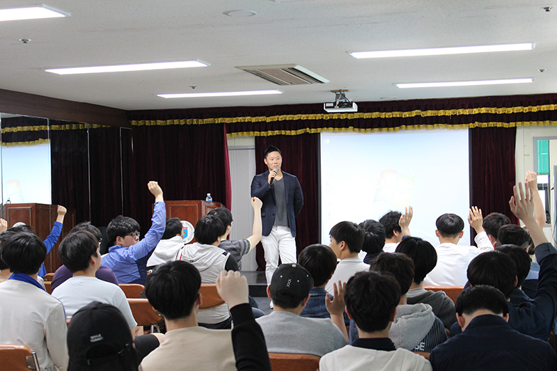 지지스쿨 조문기 디렉터 초청 게임그래픽 특강